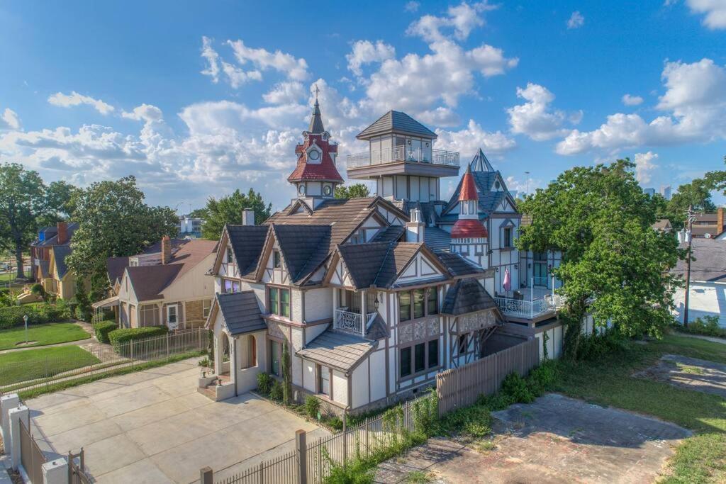 Villa With 8 Bedrooms And Heated Swimming Pool Houston Extérieur photo