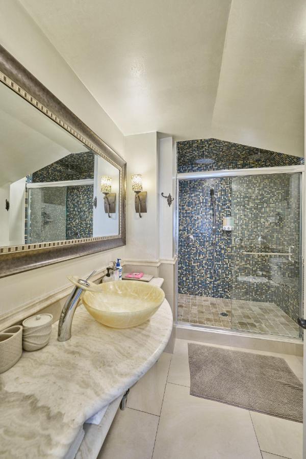 Villa With 8 Bedrooms And Heated Swimming Pool Houston Extérieur photo